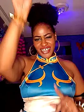 Snapshot of AmazonianMistress chatting on October 15, 2025, 1:28 am AmazonianMistress online show from October 15, 2025, 1:28 am