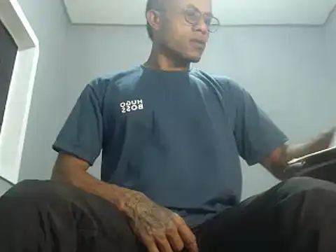 Snapshot of grandominantex1 chatting on December 4, 2024, 3:54 pm grandominantex1 online show from December 4, 2024, 3:54 pm