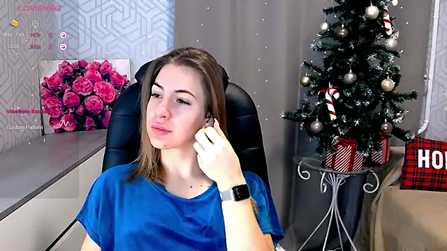 Snapshot of Naughty__Megan chatting on January 10, 2025, 5:15 am Naughty Megan online show from January 10, 2025, 5:15 am