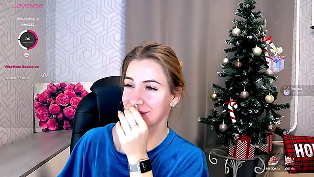 Snapshot of Naughty__Megan chatting on January 14, 2025, 4:15 am Naughty Megan online show from January 14, 2025, 4:15 am