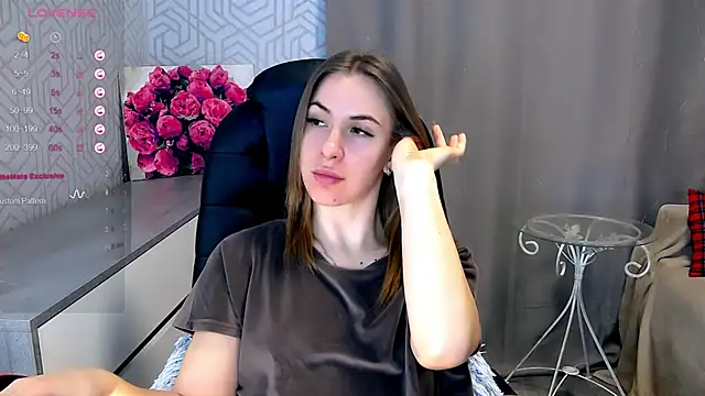 Snapshot of Naughty__Megan chatting on February 19, 2025, 1:50 pm Naughty Megan online show from February 19, 2025, 1:50 pm