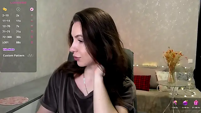 Naughty  Megan online show from April 14, 2026, 4:07 am