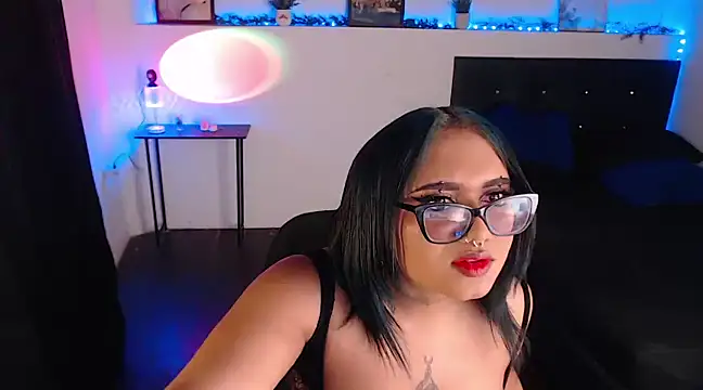 Snapshot of LiaScarlett chatting on December 14, 2024, 10:50 pm LiaScarlett online show from December 14, 2024, 10:50 pm