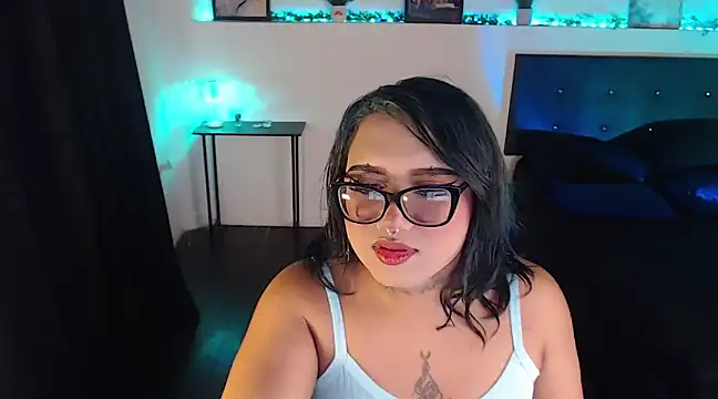 Snapshot of LiaScarlett chatting on December 28, 2024, 1:50 am LiaScarlett online show from December 28, 2024, 1:50 am