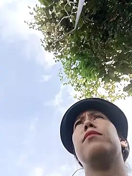 Snapshot of 2HotAsain4u chatting on October 9, 2025, 1:25 am 2HotAsain4u online show from October 9, 2025, 1:25 am