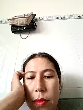 Snapshot of 2HotAsain4u chatting on October 17, 2025, 2:15 am 2HotAsain4u online show from October 17, 2025, 2:15 am