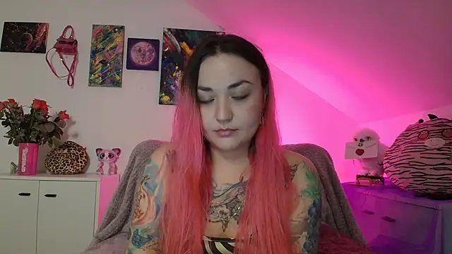 PinkHurricaneOfficial online show from November 30, 2025, 4:33 pm