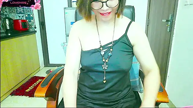 Miu-Le online show from September 13, 2025, 6:02 am