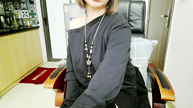 Miu-Le online show from November 24, 2025, 5:12 pm