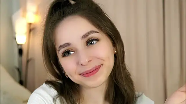 EstherMitchel online show from December 14, 2024, 4:12 am