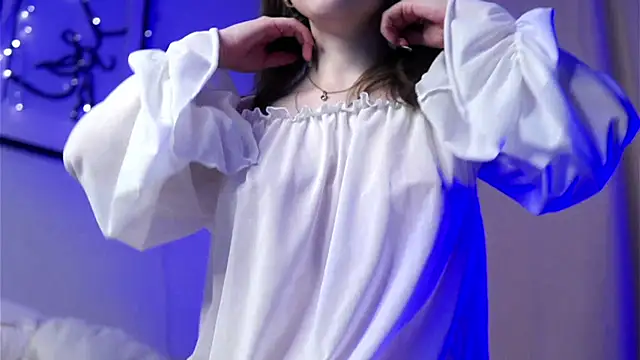 EstherMitchel online show from February 26, 2025, 7:20 am