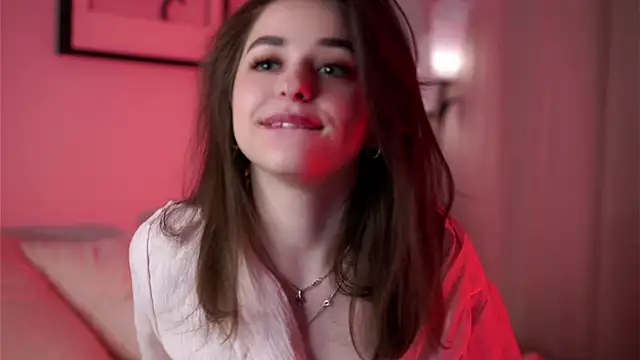 EstherMitchel online show from March 13, 2025, 1:10 am