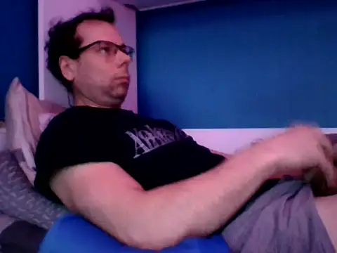 Snapshot of SEBIX-35 chatting on February 15, 2026, 6:32 am SEBIX-35 online show from February 15, 2026, 6:32 am