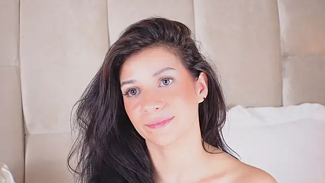Snapshot of KiraKayleigh1 chatting on February 18, 2025, 7:30 pm KiraKayleigh1 online show from February 18, 2025, 7:30 pm