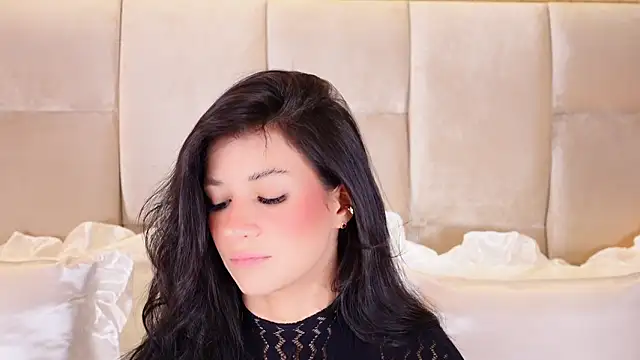 KiraKayleigh1 online show from February 23, 2026, 11:24 pm