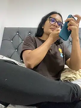 Riana Kean online show from May 4, 2026, 11:34 pm