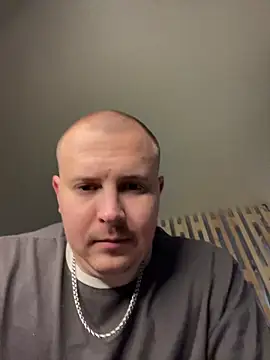 Snapshot of MrMrsRight chatting on October 25, 2025, 10:12 am MrMrsRight online show from October 25, 2025, 10:12 am