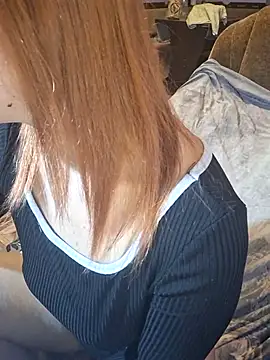  Kitti  online show from October 17, 2025, 10:29 am