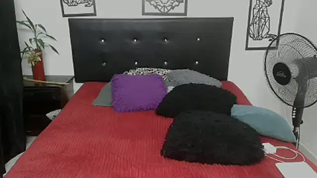 Shanttal0272 online show from November 29, 2025, 4:37 am