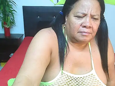 Snapshot of Shanttal0272 chatting on June 3, 2026, 2:33 pm Shanttal0272 online show from June 3, 2026, 2:33 pm
