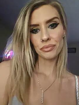 ellieconradxo online show from June 24, 2026, 3:05 am