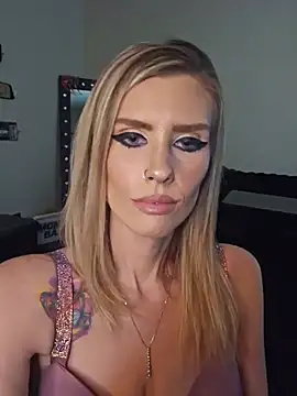 ellieconradxo online show from July 8, 2026, 4:33 pm