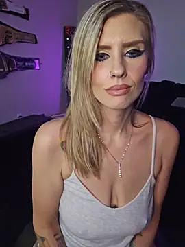 ellieconradxo online show from July 9, 2026, 4:38 am