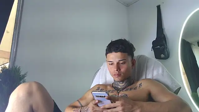 Skartoliver online show from September 26, 2025, 9:52 pm