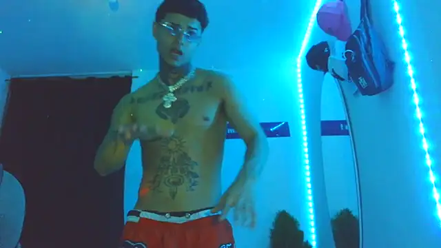 Skartoliver online show from October 31, 2025, 6:03 am