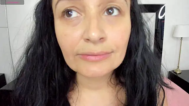  luna  sweet  online show from January 18, 2025, 6:34 am
