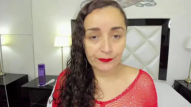  luna  sweet  online show from January 26, 2025, 3:27 am
