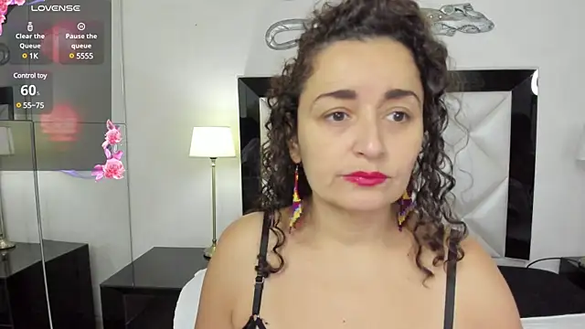  luna  sweet  online show from February 2, 2025, 2:59 am
