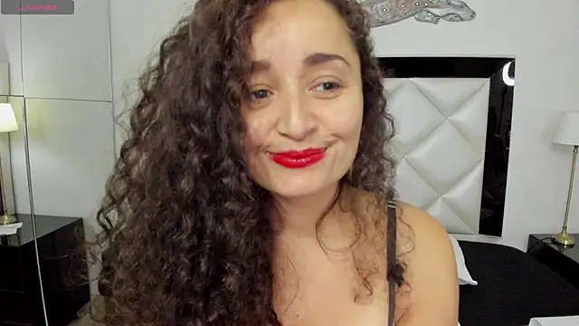  luna  sweet  online show from February 5, 2025, 9:36 am