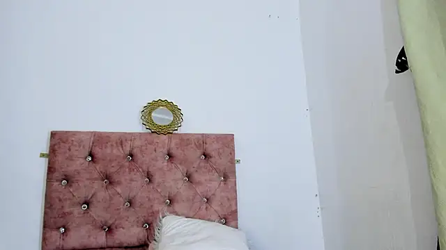 Snapshot of LUISA_SEXY_ chatting on February 8, 2025, 4:14 am LUISA SEXY online show from February 8, 2025, 4:14 am