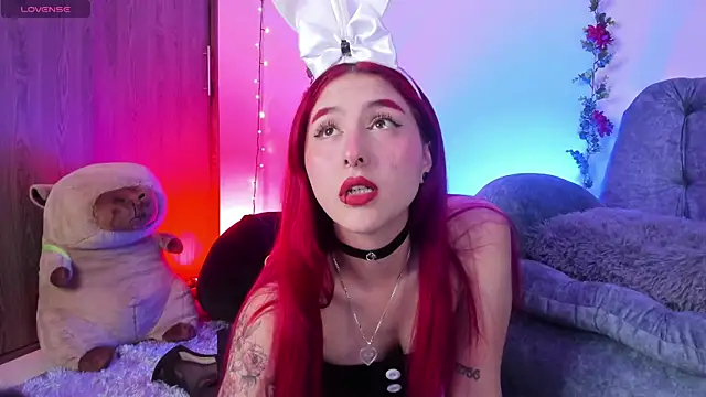 Snapshot of Megan_wolf1_ chatting on April 15, 2026, 5:58 am Megan wolf1 online show from April 15, 2026, 5:58 am