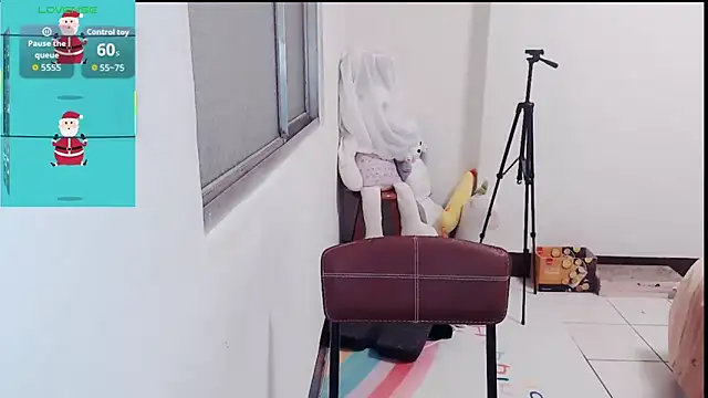 aFanny online show from December 21, 2025, 4:14 pm