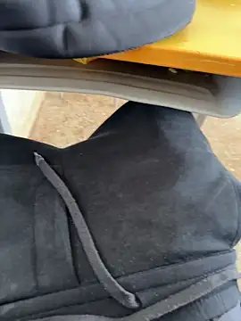 Snapshot of Black-mamba-madingo chatting on October 18, 2025, 10:16 am Black-mamba-madingo online show from October 18, 2025, 10:16 am