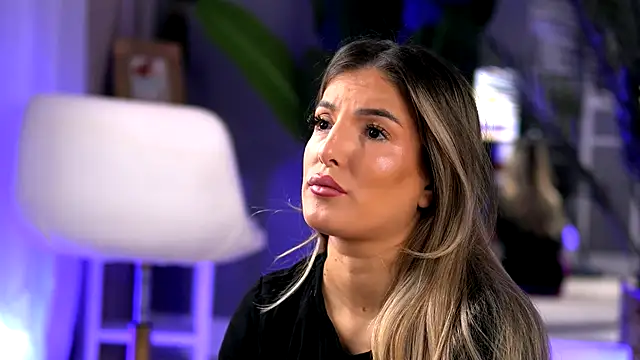 KellyMathews online show from October 17, 2025, 2:26 am