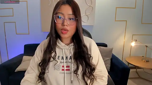 Snapshot of AmberLewis_ chatting on March 12, 2025, 3:13 am AmberLewis online show from March 12, 2025, 3:13 am