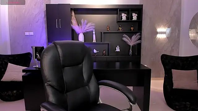 AmberLewis  online show from November 25, 2025, 2:44 am