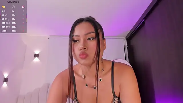 AmberLewis  online show from June 12, 2026, 11:46 pm