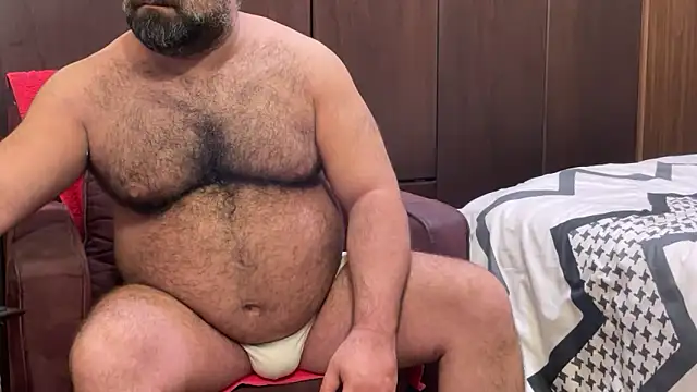 HAIRY ARAB SULTAN online show from April 19, 2026, 7:38 pm