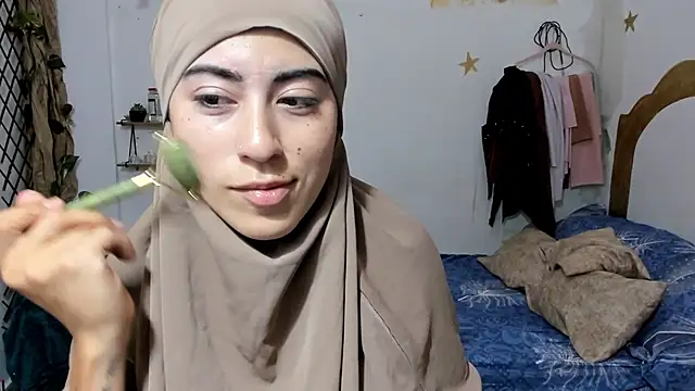 Snapshot of chaymae_nah_ chatting on September 23, 2025, 10:46 pm chaymae nah  online show from September 23, 2025, 10:46 pm