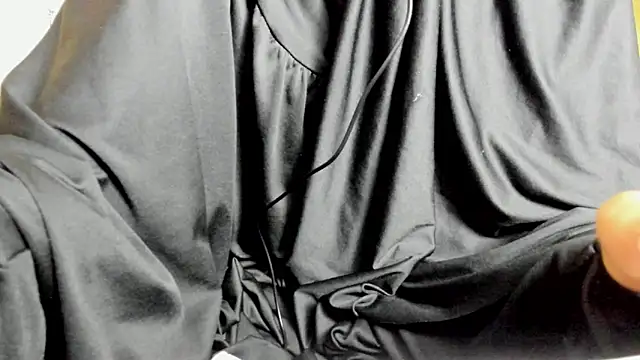 Snapshot of chaymae_nah_ chatting on October 22, 2025, 6:46 am chaymae nah  online show from October 22, 2025, 6:46 am