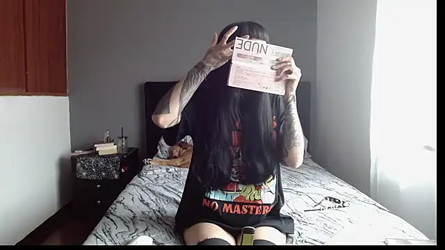 Emilia 1995 online show from January 6, 2025, 6:10 pm