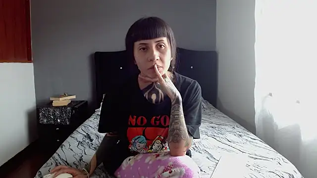 Emilia 1995 online show from June 18, 2026, 4:00 pm