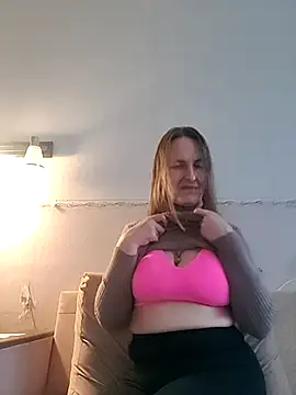 Evelina cute online show from October 23, 2025, 1:43 pm