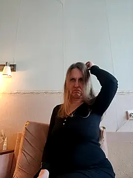 Evelina cute online show from May 5, 2026, 4:59 pm