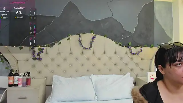 Snapshot of AmberGreyy_ chatting on February 7, 2026, 1:37 pm AmberGreyy online show from February 7, 2026, 1:37 pm