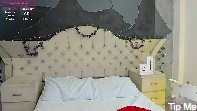 Snapshot of AmberGreyy_ chatting on February 10, 2026, 5:39 pm AmberGreyy online show from February 10, 2026, 5:39 pm